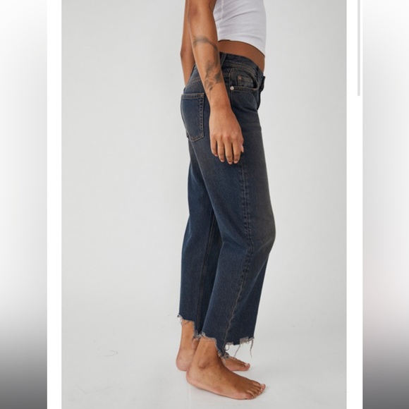 Free People Maggie Distressed Mid-rise Straight-Jeans Size 27 Back Alley Blue - Picture 4 of 15